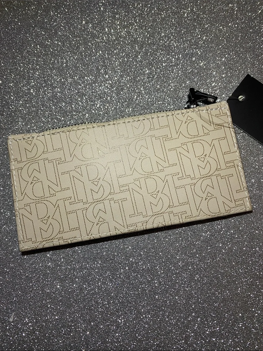 Badgley Mischka cream card